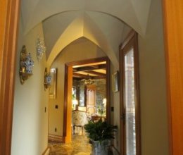 phoca_thumb_l_Hallway-vault-2